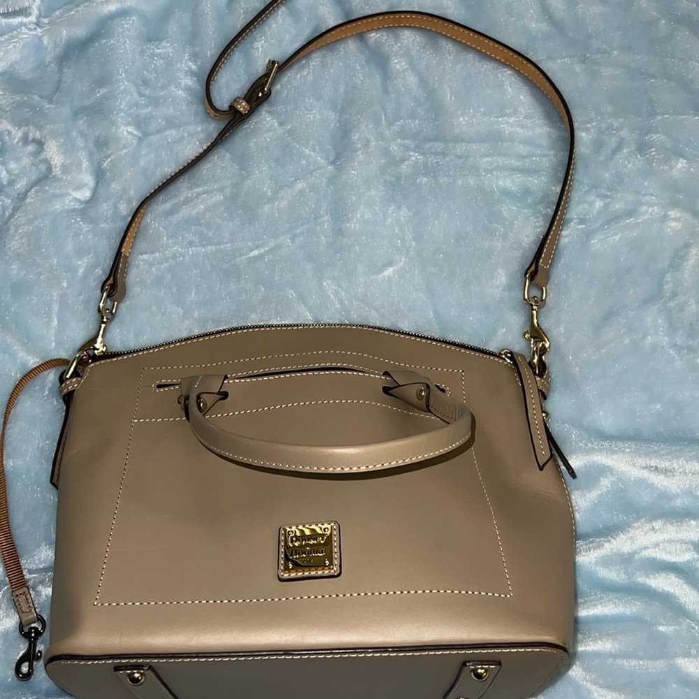 Dooney & Bourke tan purse
